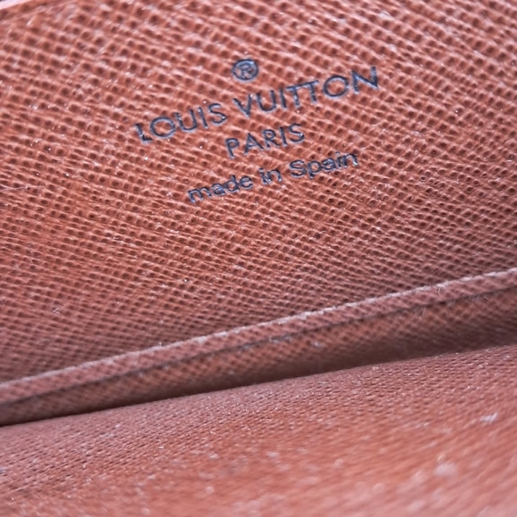 Louis Vuitton Monogram Wallet - Picture 7 of 8